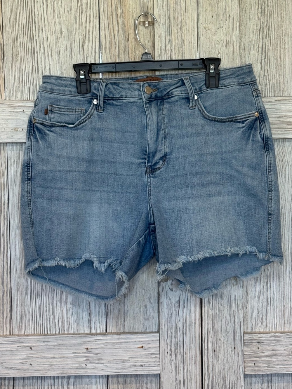 Judy Blue Light Blue High-Rise Raw Hem Denim Shorts Sz 2XL